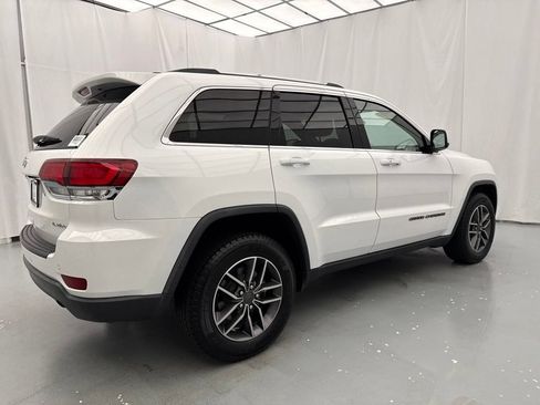 Used 2020 Jeep Grand Cherokee Laredo w/ 18" Wheel & 8.4" Radio Group RWD image 13