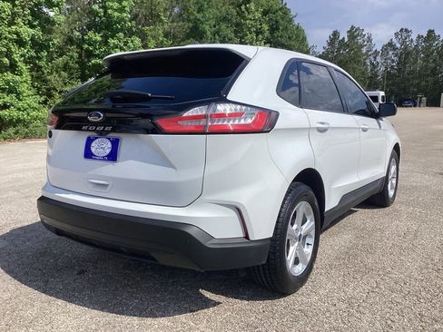 Used 2021 Ford Edge SE image 5