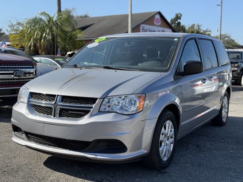 Used 2015 Dodge Grand Caravan SE w/ Quick Order Package 29E SE image 3