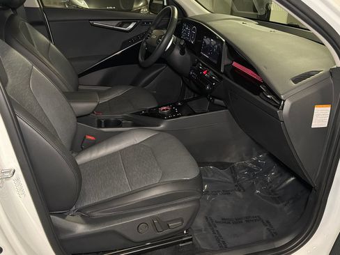 Certified 2023 Kia Niro Wave w/ Wave Preserve Package FWD image 13