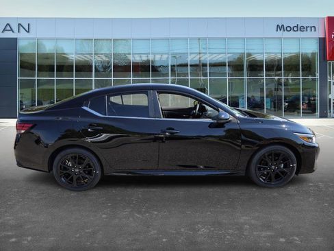 New 2025 Nissan Sentra SR w/ Midnight Edition image 4