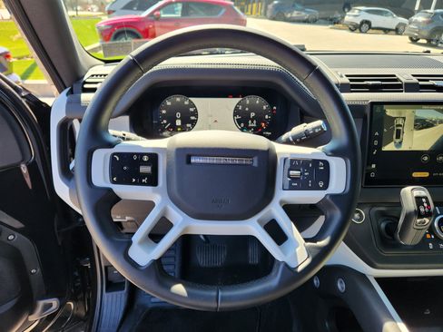 Used 2025 Land Rover Defender 130 S image 19