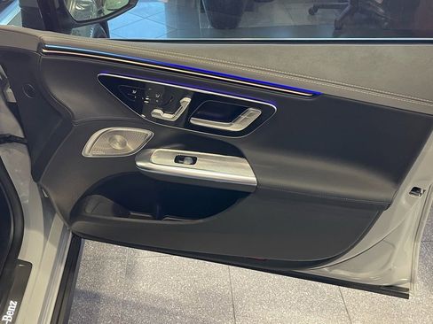 Used 2024 Mercedes-Benz EQE 500 4MATIC Sedan w/ Driver Assistance Package image 33