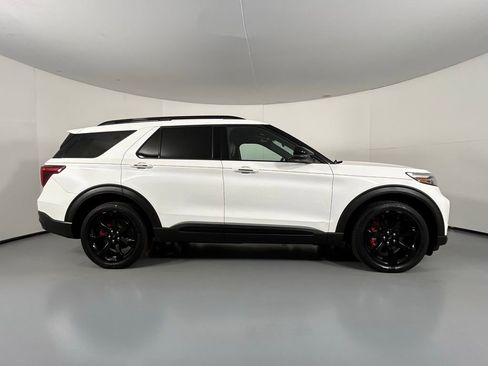 Used 2020 Ford Explorer ST w/ ST Street Pack image 8