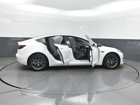Used 2020 Tesla Model 3 Standard Range Plus image 30
