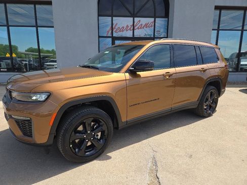 New 2026 Jeep Grand Cherokee L Limited w/ Limited Altitude Package AWD/4WD image 41