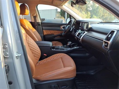 Used 2022 Kia Sorento SX Prestige w/ Rust Color Package image 6