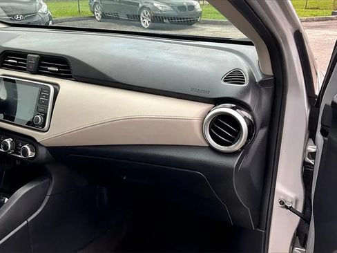 Used 2022 Nissan Versa SV w/ Electronics Package FWD image 14
