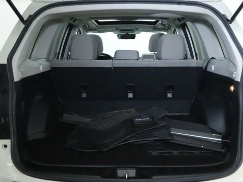 Used 2017 Subaru Forester 2.5i Premium w/ All-Weather Package image 32