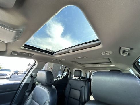 Used 2022 GMC Acadia SLT w/ Elevation Edition AWD/4WD image 19