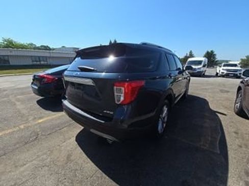 Used 2023 Ford Explorer Limited w/ Limited Technology Package AWD/4WD image 4