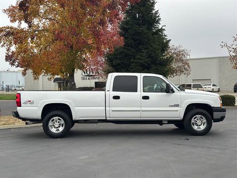 Used 2007 Chevrolet Silverado 2500 LT w/ Heavy-Duty Power Package image 5