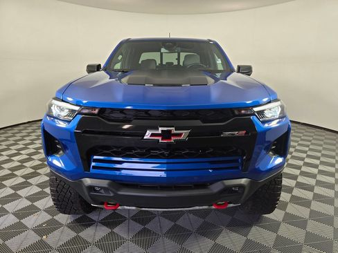 Used 2024 Chevrolet Colorado ZR2 w/ Technology Package AWD/4WD image 2