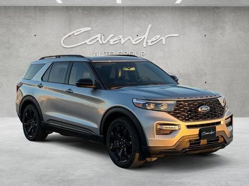 Used 2024 Ford Explorer ST-Line w/ Class IV Trailer Tow Package image 2