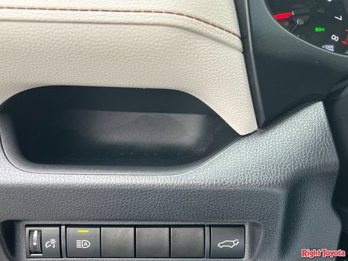 Certified 2020 Toyota RAV4 XLE w/ Convenience Package FWD image 33