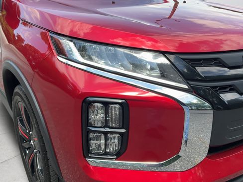 Used 2021 Mitsubishi Outlander Sport Black Edition FWD image 28