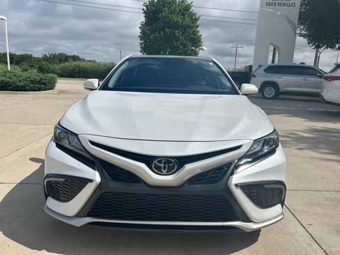 Used 2022 Toyota Camry XSE FWD image 2