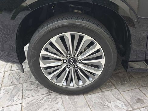 Certified 2025 INFINITI QX80 Luxe image 8