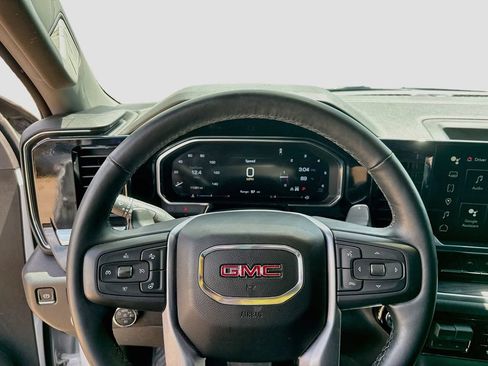 Used 2026 GMC Sierra 1500 SLT AWD/4WD image 14
