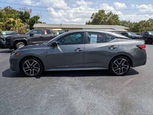 Used 2025 Nissan Sentra SR FWD image 7