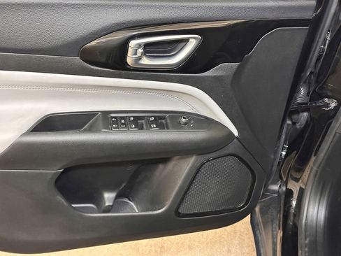 New 2026 Jeep Compass Limited image 17