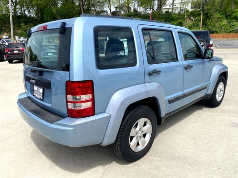 Used 2012 Jeep Liberty Sport w/ Driver Convenience Group image 6