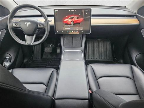 Used 2022 Tesla Model Y Long Range AWD/4WD image 18