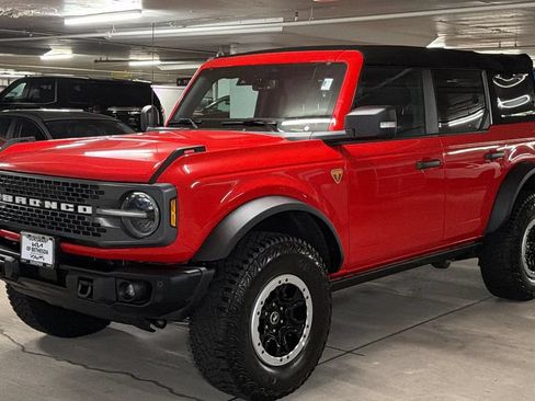 Used 2023 Ford Bronco Badlands w/ Sasquatch Package AWD/4WD image 2