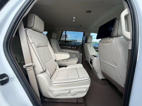 Used 2024 GMC Yukon Denali w/ Advanced Technology Package AWD/4WD image 22