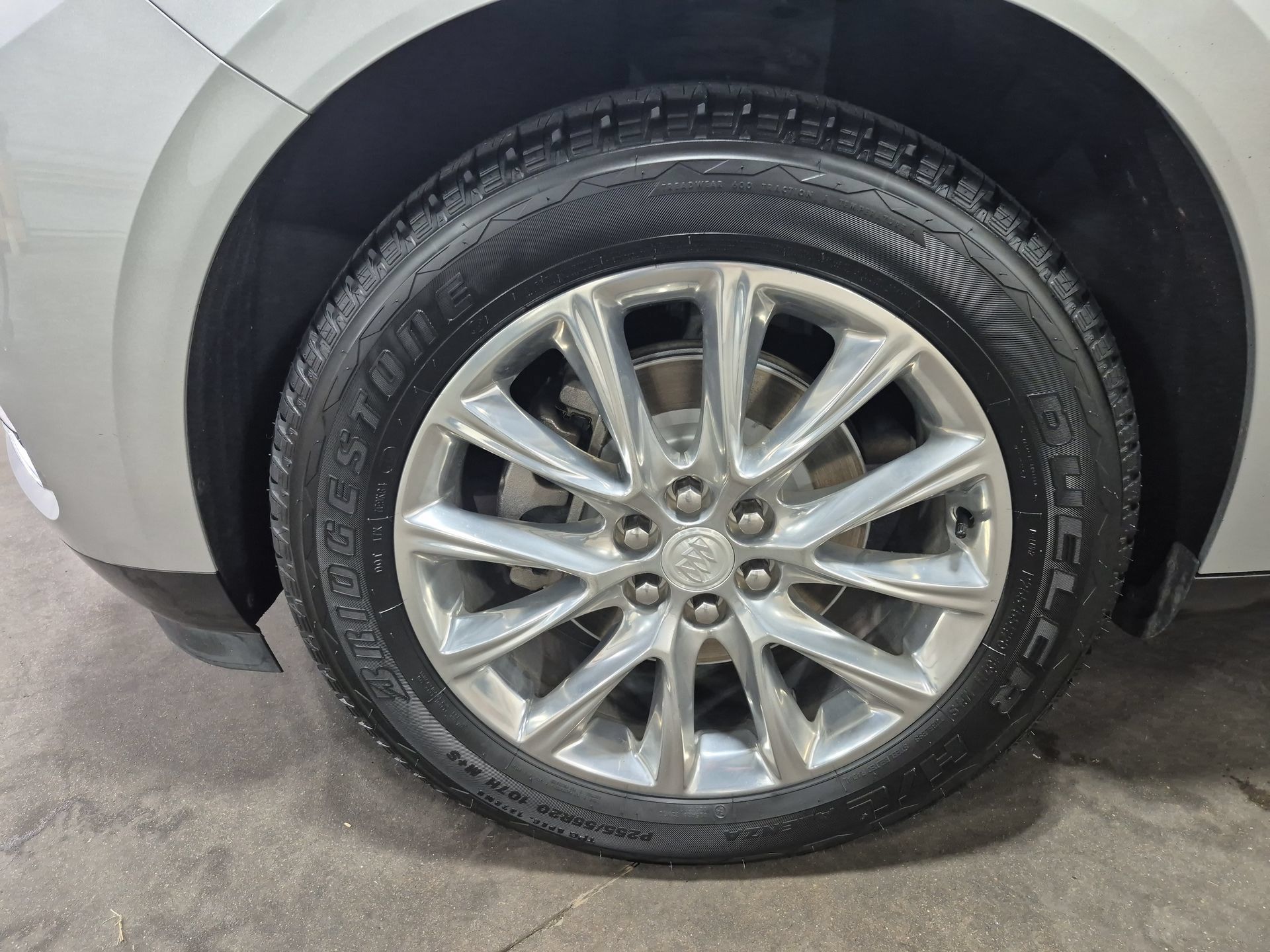 Used 2019 Buick Enclave Essence AWD/4WD image 33