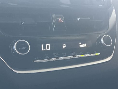 Used 2020 Toyota Corolla LE FWD image 20