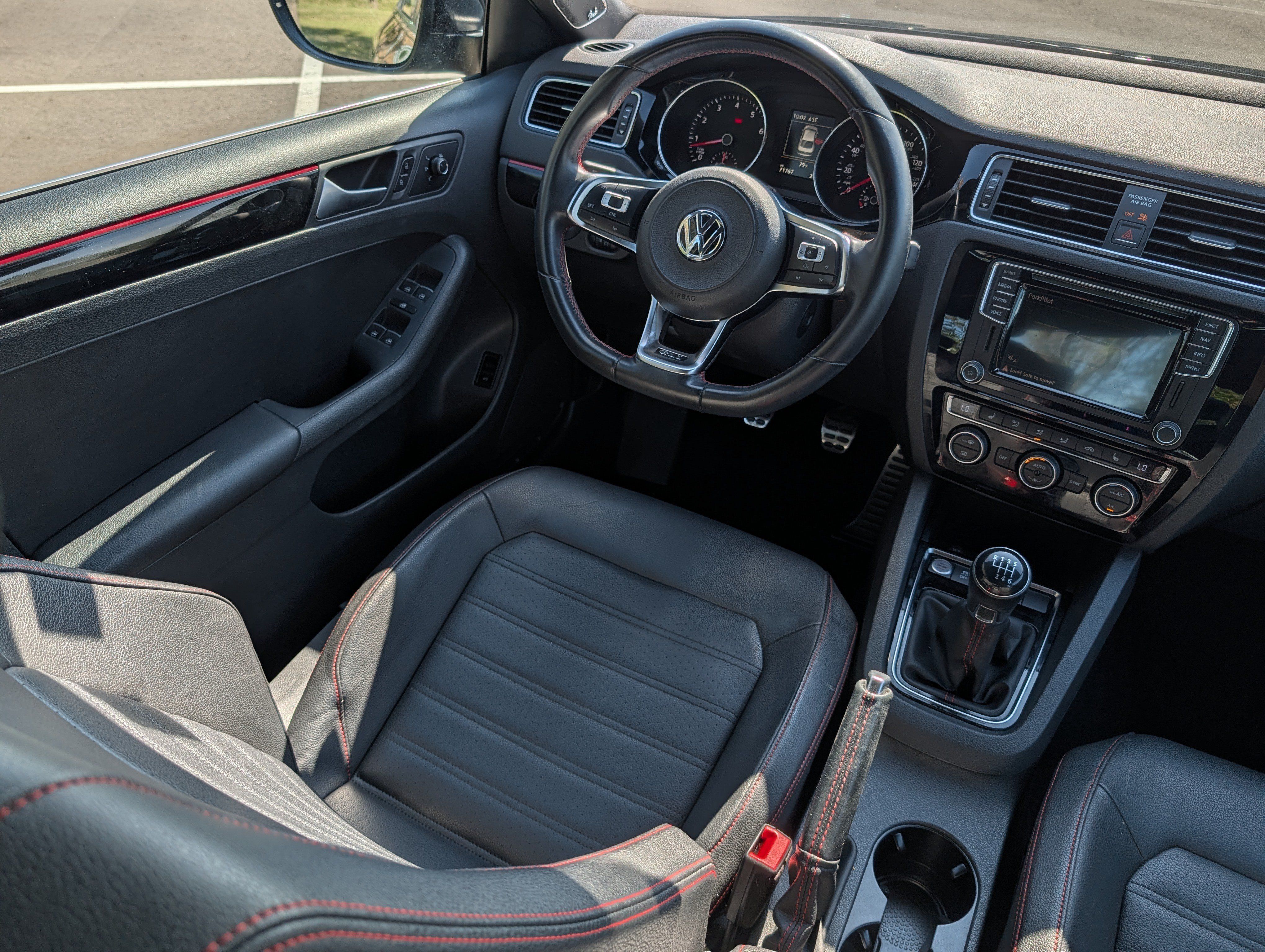 Used 2017 Volkswagen Jetta GLI FWD image 9