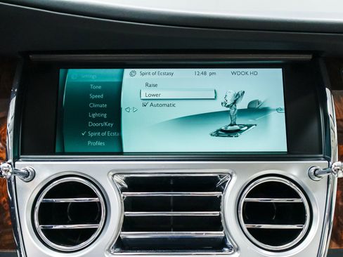 Used 2015 Rolls-Royce Ghost image 43