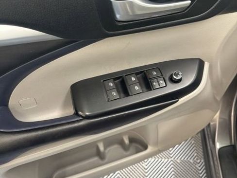 Used 2017 Toyota Highlander XLE FWD image 8
