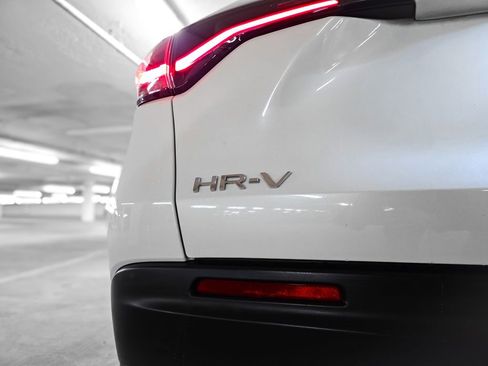 Used 2024 Honda HR-V LX image 10