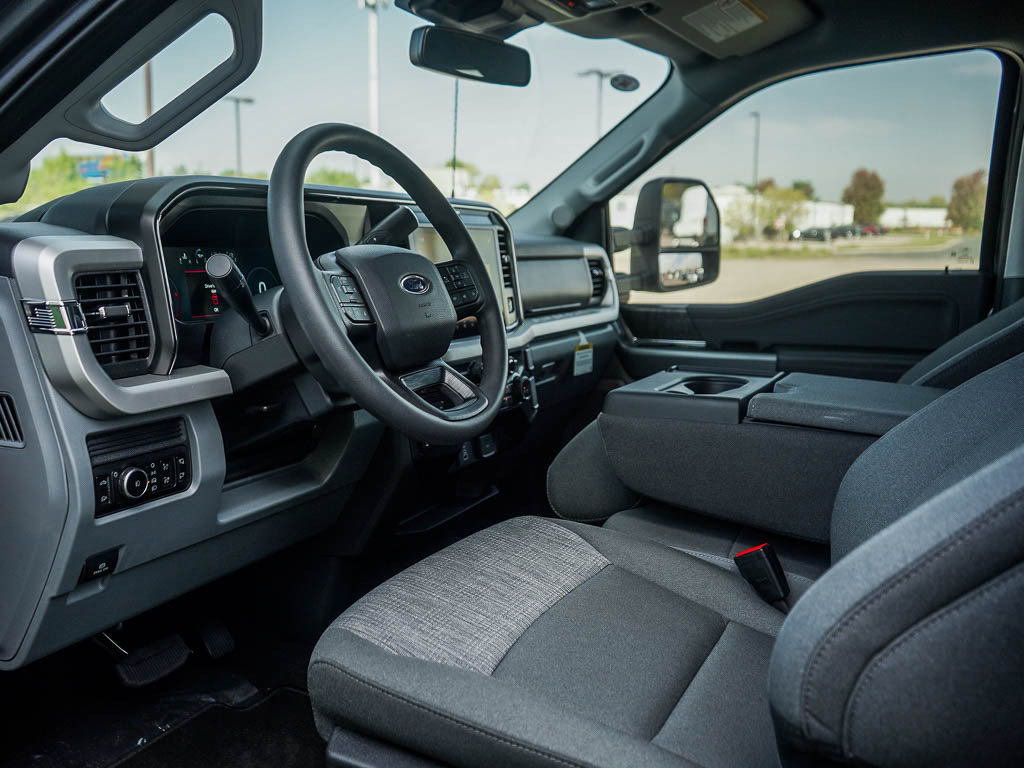 New 2026 Ford F350 XLT w/ XLT Premium Package AWD/4WD image 15