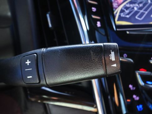 Used 2017 Cadillac Escalade Platinum image 16