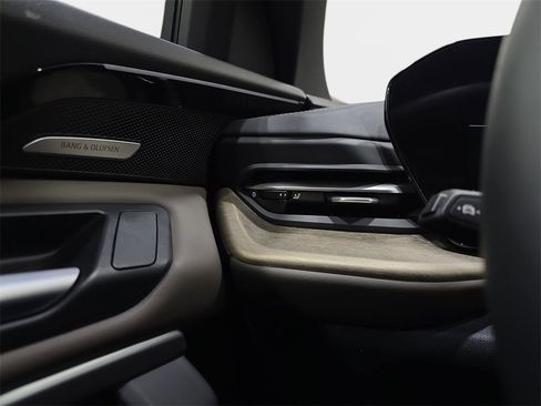 Certified 2025 Audi Q5 Prestige w/ 20" Wheel Package image 28