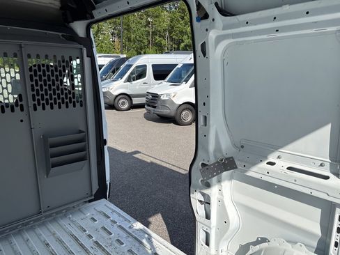 Used 2023 RAM ProMaster 2500 w/ Driver Convenience Group image 14