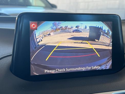 Used 2018 MAZDA MAZDA3 Touring image 19