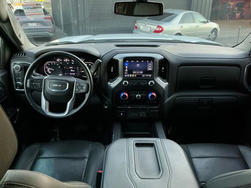 Used 2021 GMC Sierra 1500 SLT w/ SLT Premium Package image 18