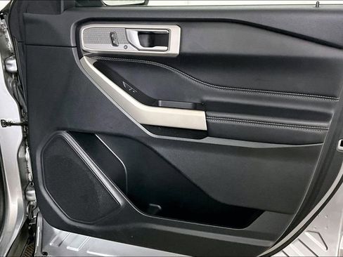 Used 2022 Ford Explorer Limited w/ Equipment Group 301A image 24