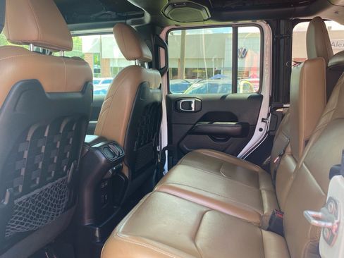Used 2023 Jeep Wrangler Unlimited Rubicon 4xe w/ Cold Weather Group AWD/4WD image 24