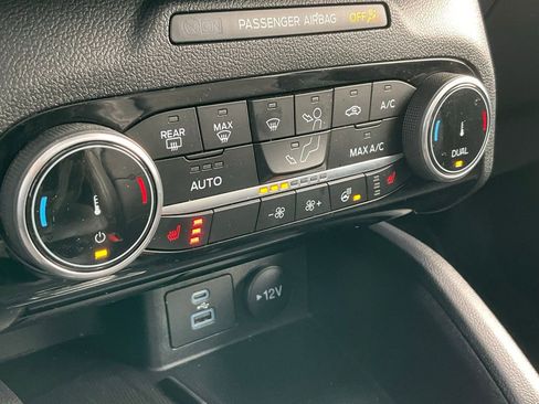 Used 2022 Ford Escape SEL w/ Technology Package image 12