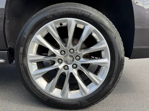 Used 2018 Cadillac Escalade ESV Premium Luxury image 14