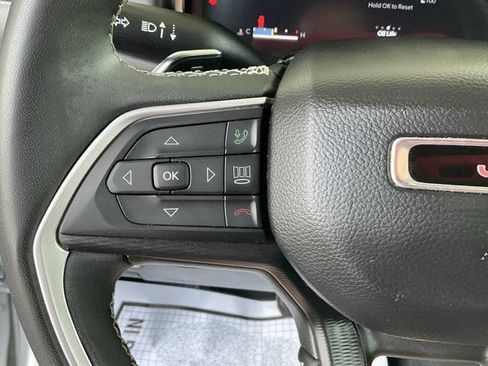 Used 2023 Jeep Grand Cherokee L Laredo AWD/4WD image 30