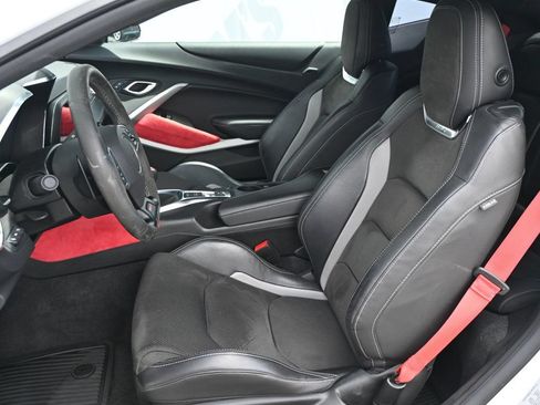 Used 2020 Chevrolet Camaro SS RWD image 16