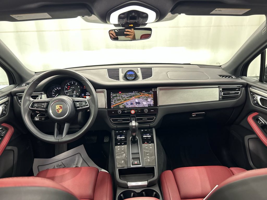 Certified 2026 Porsche Macan AWD/4WD image 19
