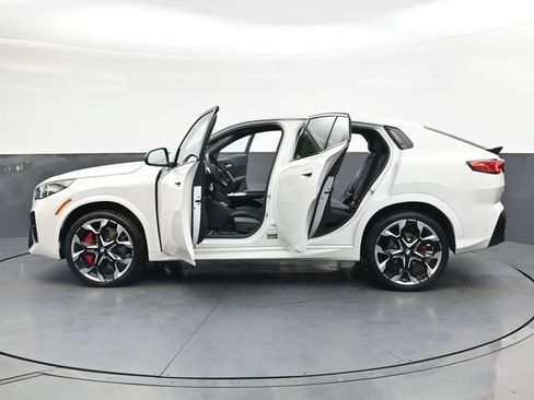 New 2026 BMW X2 xDrive28i w/ Technology Package AWD/4WD image 33