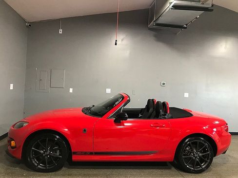 Used 2014 MAZDA MX-5 Miata Club image 11